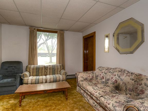2nd image of 4133 Wagner Ave