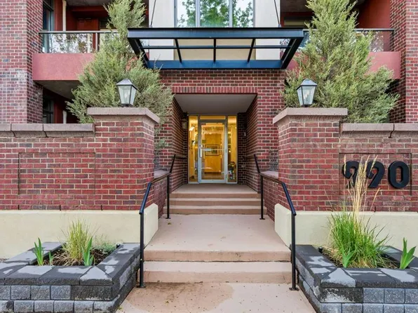 990 S Centre Ave NE #536, Calgary, AB T2E 2M9