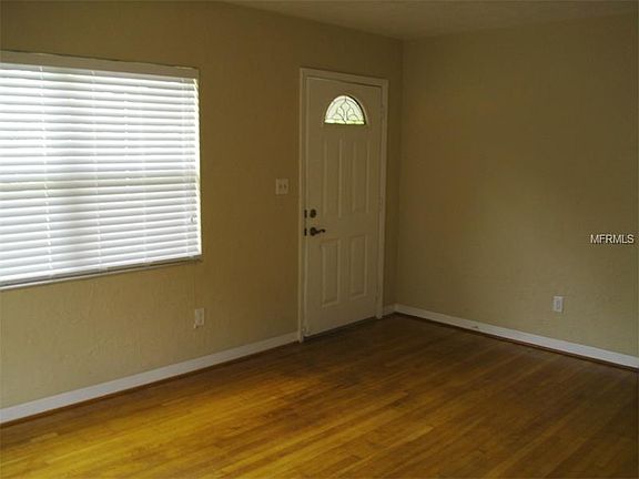 3rd image of 2616 35th Ave N