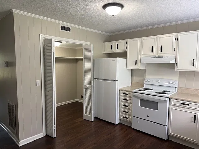 45 B West Charlotte Avenue - 1 — Photo 4