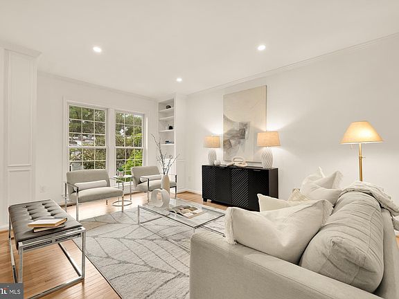 4th image of 2313 37th St NW