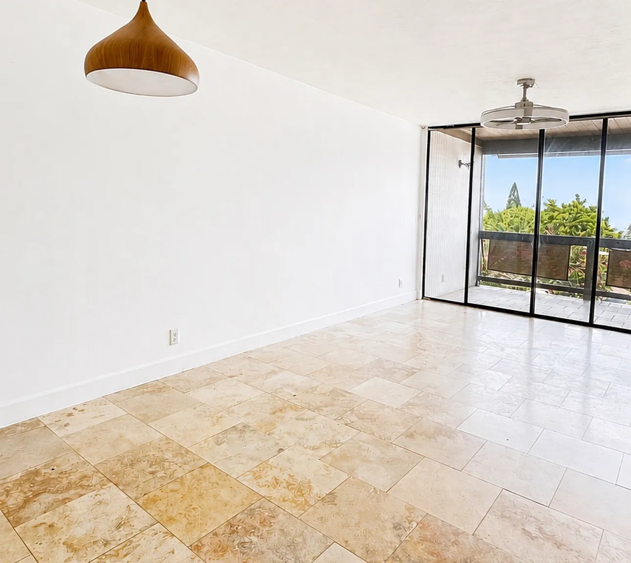 2 bed, 901 sqft, $2,640 — Photo 3