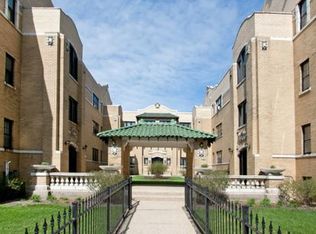 726 W Irving Park Rd #3, Chicago, IL 60613