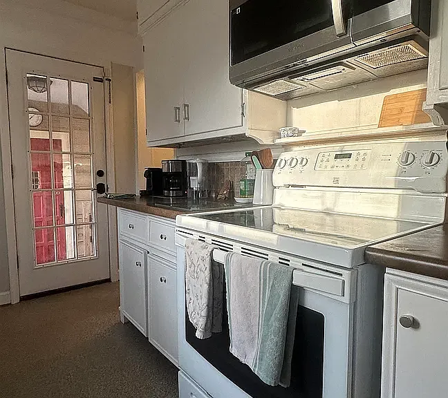 1238 SW Collins Ave — Photo 11