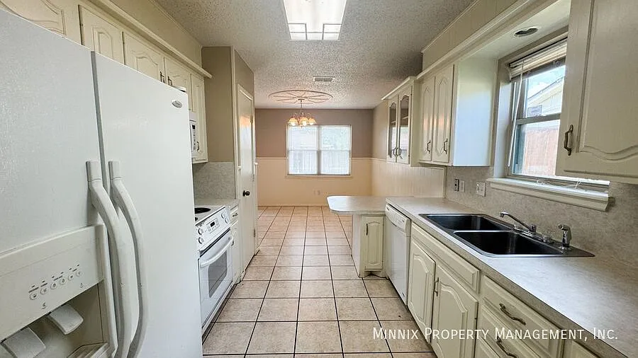 3 bedroom/ 2 bath | 7820 Vernon Ave. — Photo 4