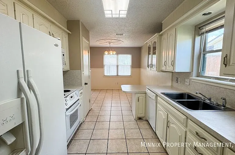 7820 Vernon Ave — Photo 4