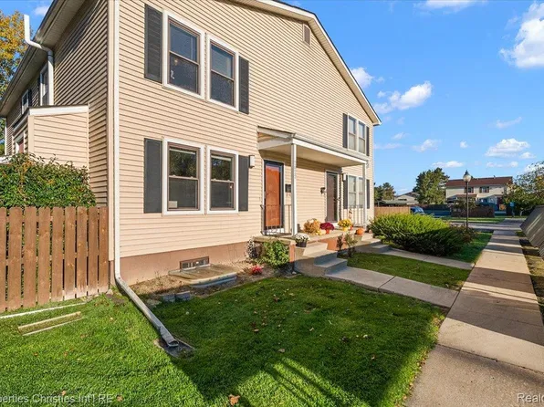 2822 Roundtree Blvd, Ypsilanti, MI 48197