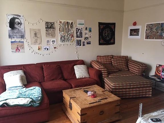 3rd image of 3630 N Hermitage Ave #2