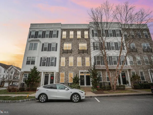 106A Jay Aly, Media, PA 19063