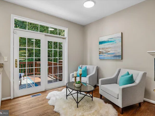 1253 Wild Hawthorn Way, Reston, VA 20194