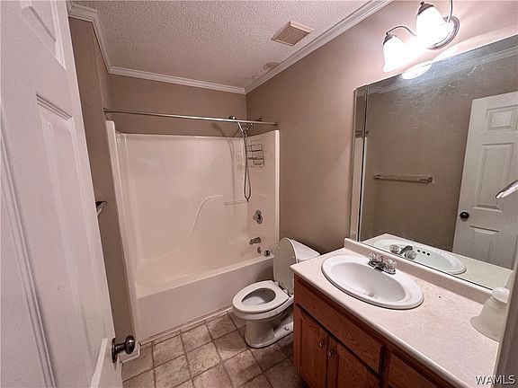 5th image of 2102 Lenox Dr