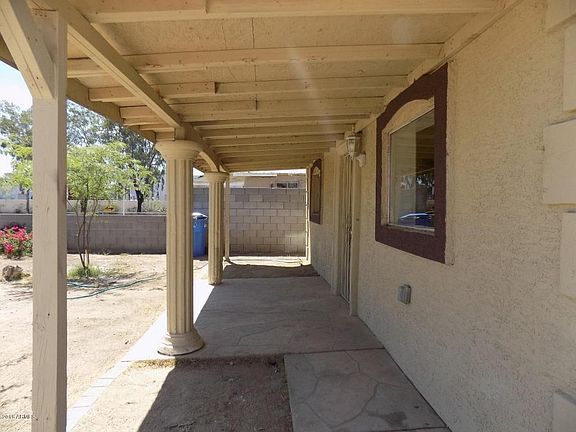 Melvin St Front Porch view