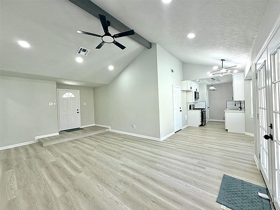 3rd image of 1710 Beaver Bend Rd