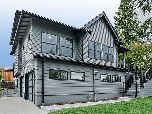 3rd image of 2451 NE 182nd Ct
