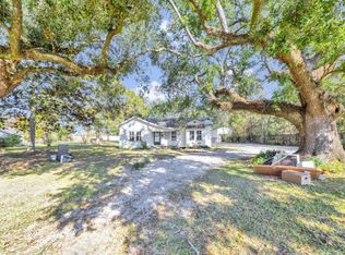 724 S Main St, Church Pt, LA 70525