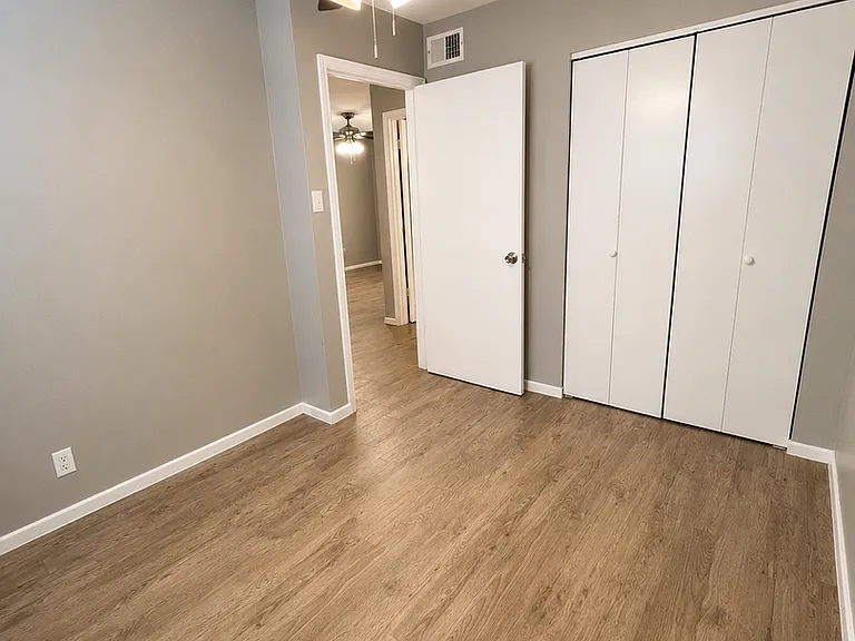 844 E Sunshine Dr #202 — Photo 7