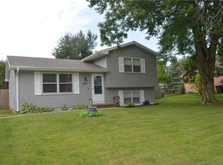 2110 Parkhill Dr, Norwalk, IA 50211