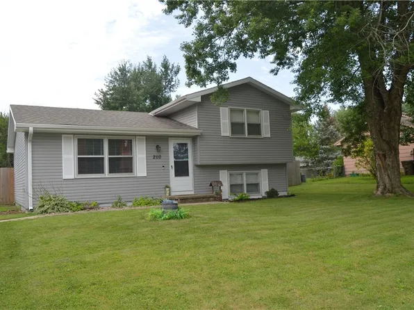 2110 Parkhill Dr, Norwalk, IA 50211