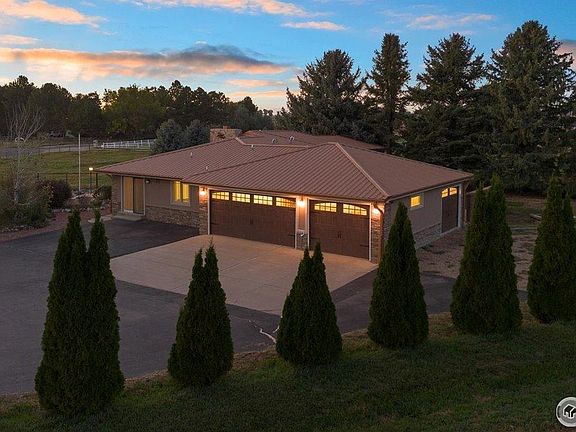 3rd image of 33180 Pikes Peak Dr