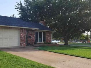 323 W Cherokee St, Medford, OK 73759