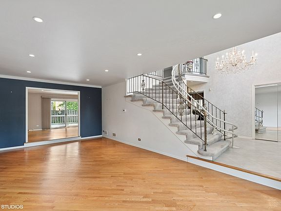 4th image of 5259 Farwell Ave