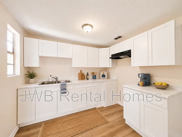 5361 Broadway Ave — Photo 3