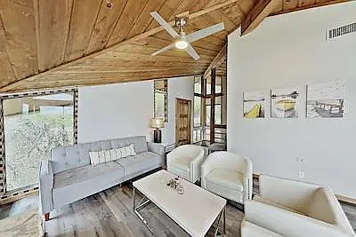 1013 Coventry Rd — Photo 4
