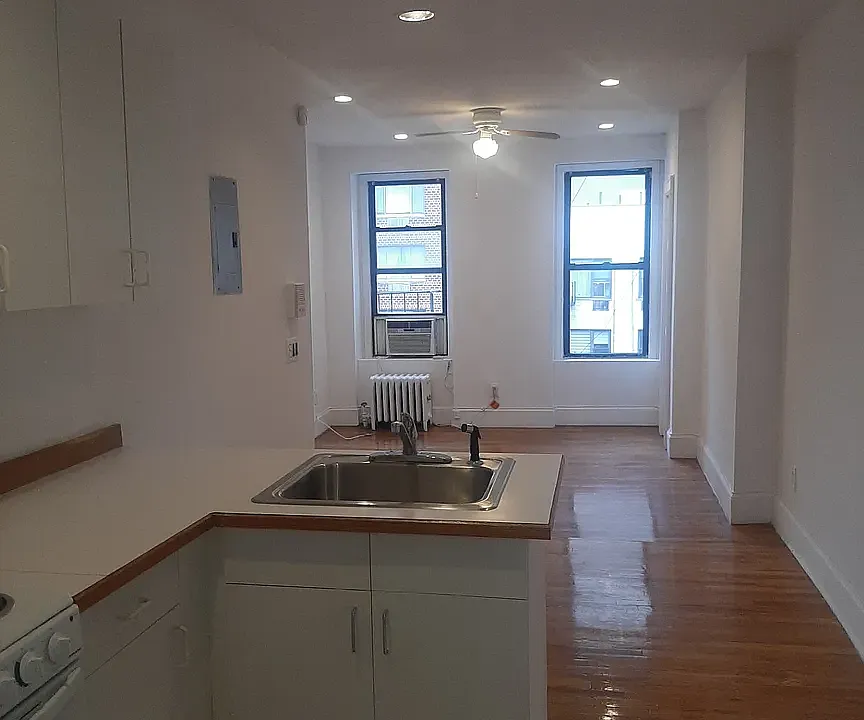 1829 2nd Ave #10