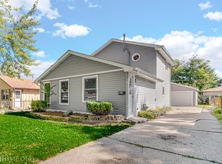 127 Bellevue Dr, Round Lake Park, IL 60073