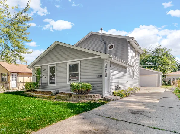 127 Bellevue Dr, Round Lake Park, IL 60073
