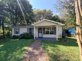 2209 Bradshaw Garden Rd, Knoxville, TN 37912