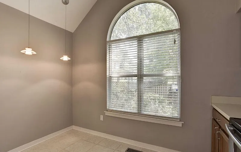 2 bed, 2.5 bath, 1700 sqft, $3,250 — Photo 3