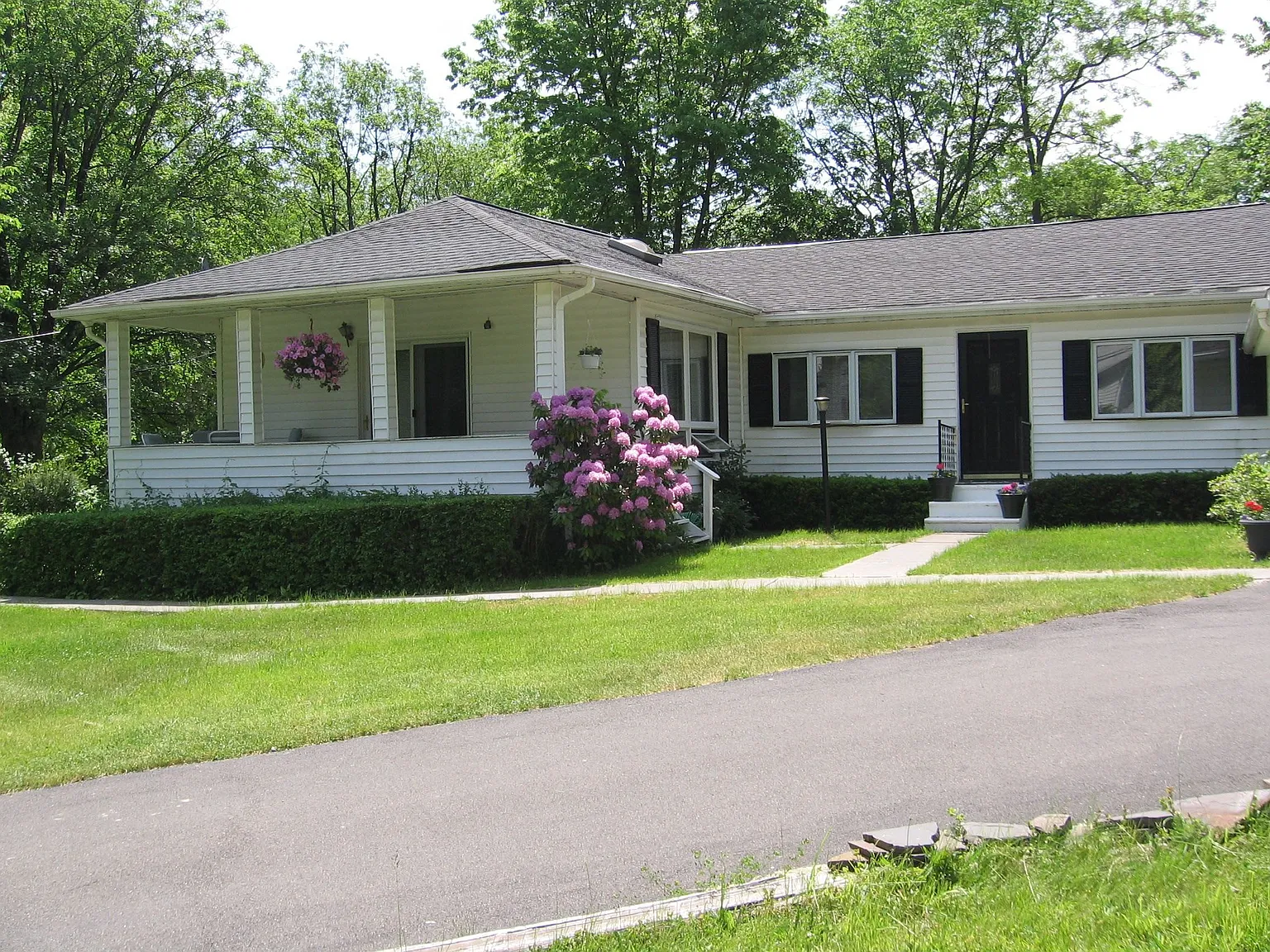 128 Kallop Rd photo 1