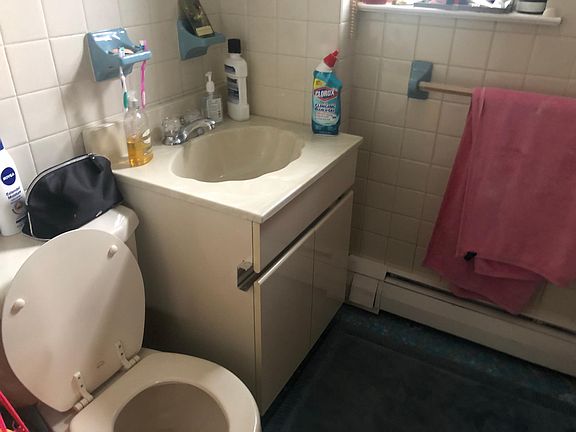 3rd image of 3540 E Tremont Ave