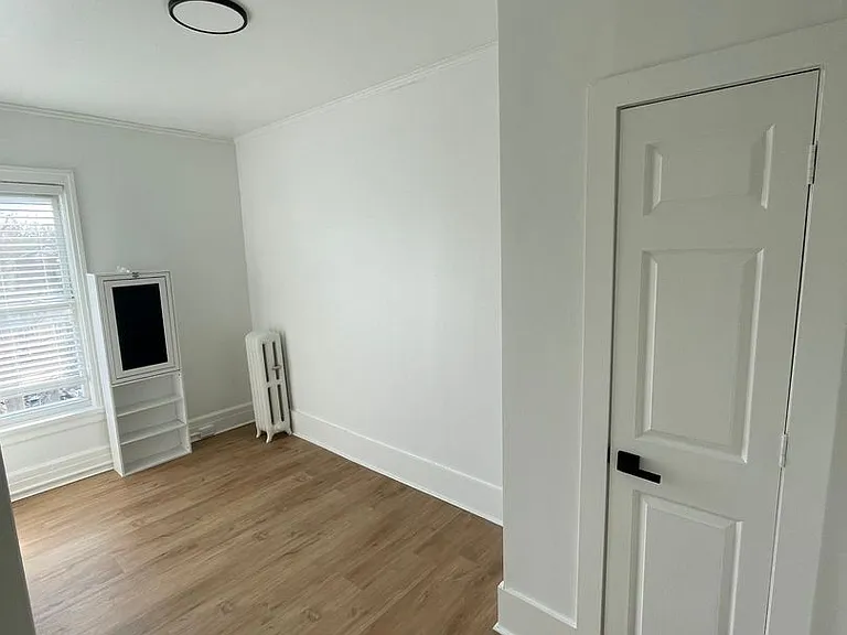1032 Vaughn St — Photo 35