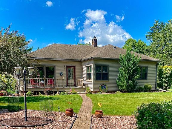 2nd image of 703 GREENBRIAR AVENUE