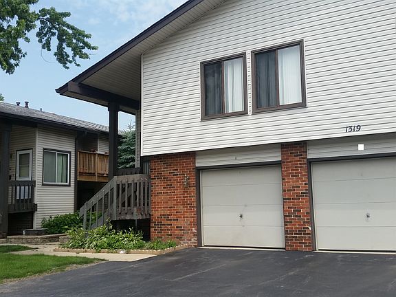 3rd image of 1319 Kingsbury Dr Unit 1