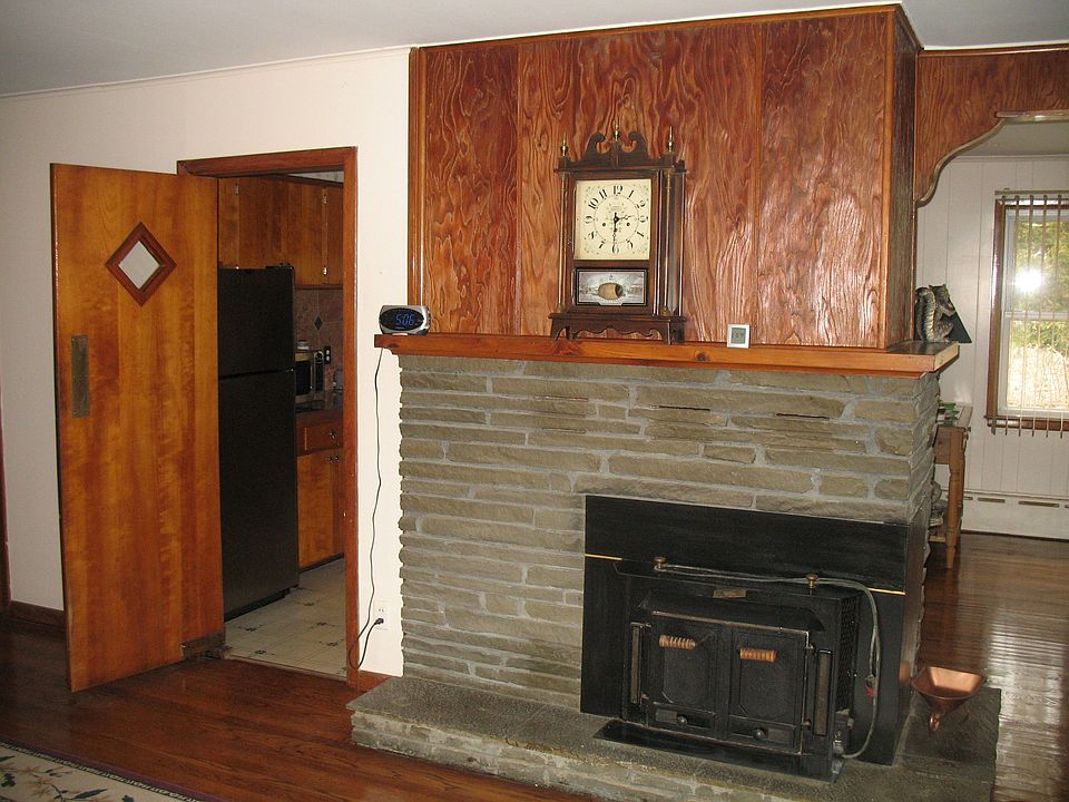 2nd image of 53 White Oaks Rd