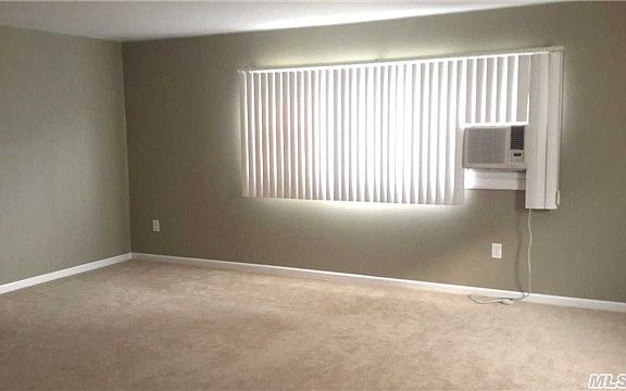 5th image of 52 Holly Ave