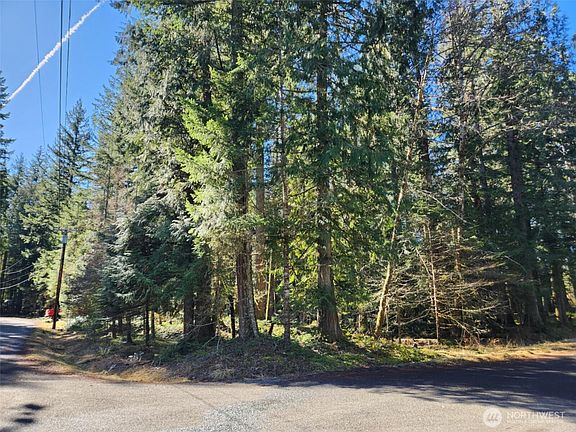 2nd image of 56414 382nd Avenue Ct E