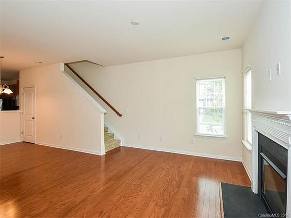 4th image of 14222 Tamarack Dr #2401