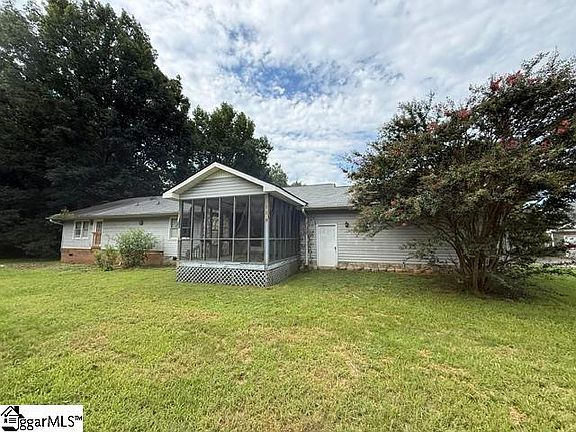 3rd image of 48 N Windward Ct