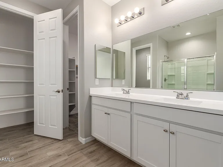 1275 E Jahns Dr — Photo 18