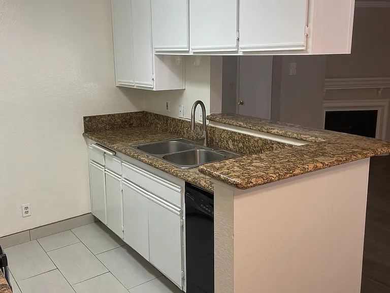 600 N Whitnall Hwy — Photo 9