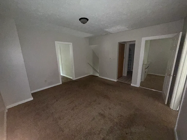 331 N Temple Ave #D — Photo 3