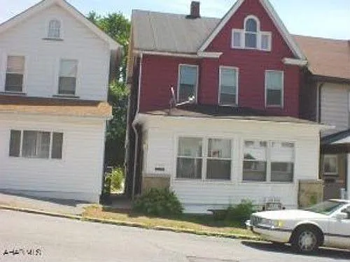309 Willow Ave photo 1