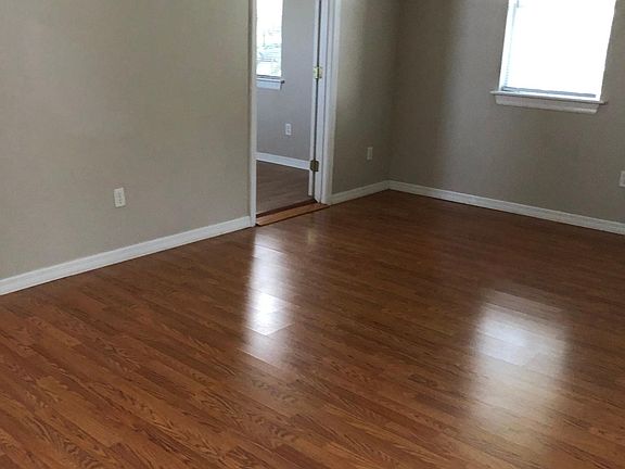 5th image of 5843 Gen Haig St