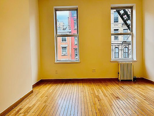 3rd image of 314 E 9th St #5