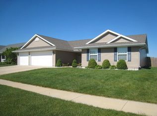 2507 Fieldcrest Dr, Urbana, IL 61802