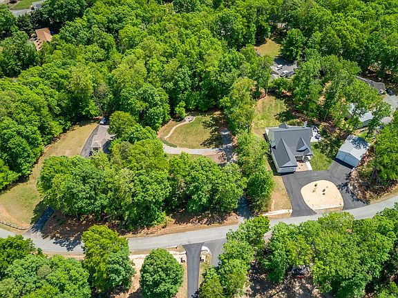 4th image of 106 Bernie Cir